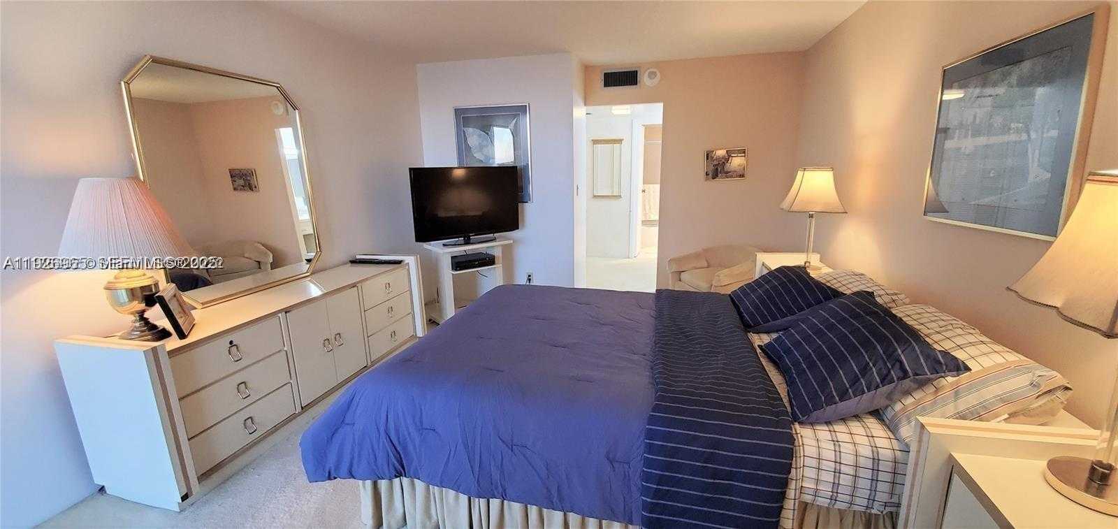 Small Image of 100 BAYVIEW DR #603, Sunny Isles Beach Number 12