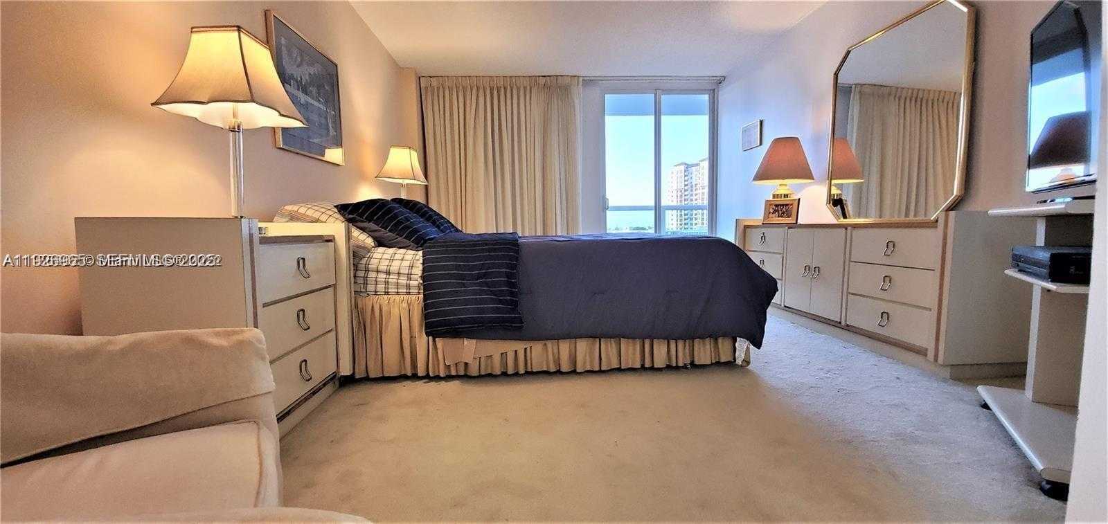 Small Image of 100 BAYVIEW DR #603, Sunny Isles Beach Number 14