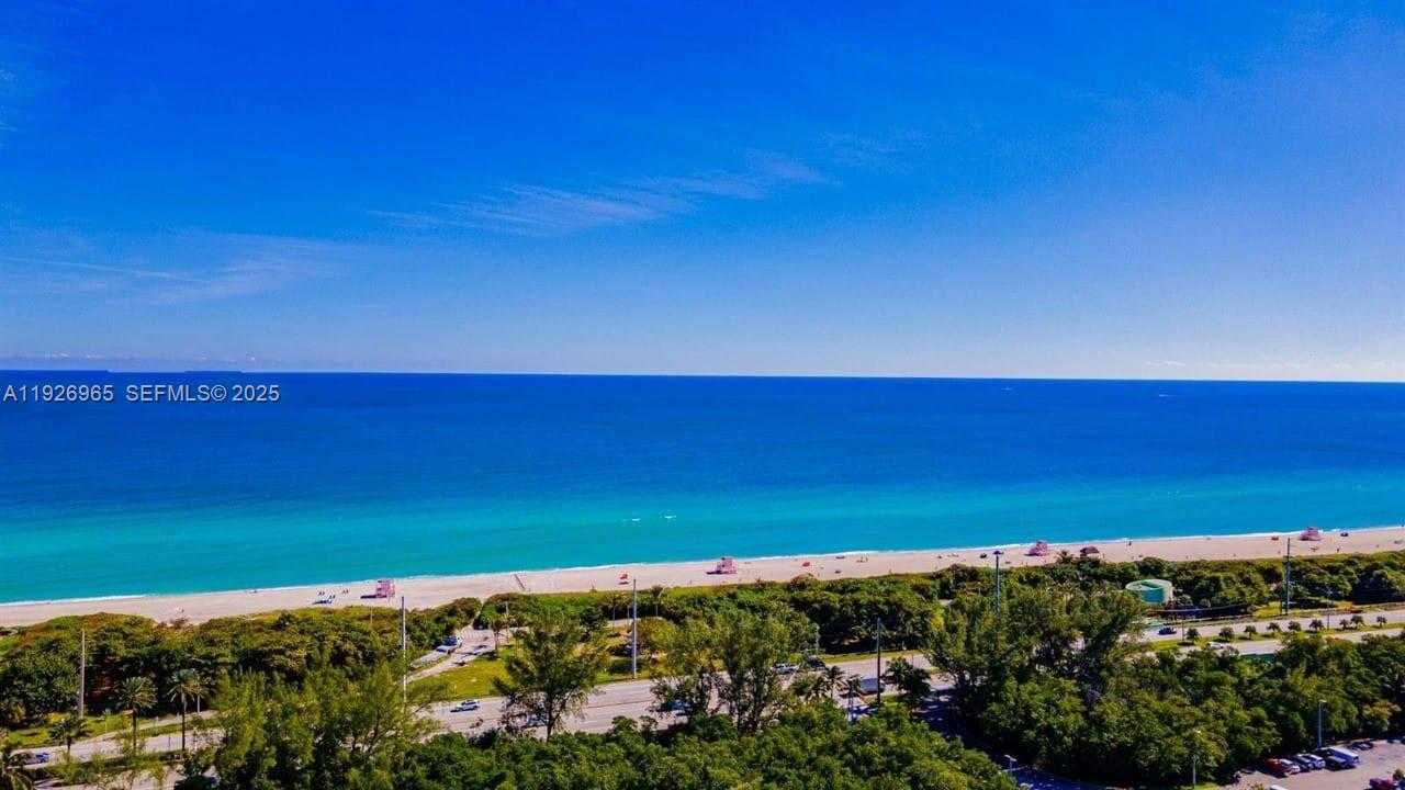 Small Image of 100 BAYVIEW DR #603, Sunny Isles Beach Number 3