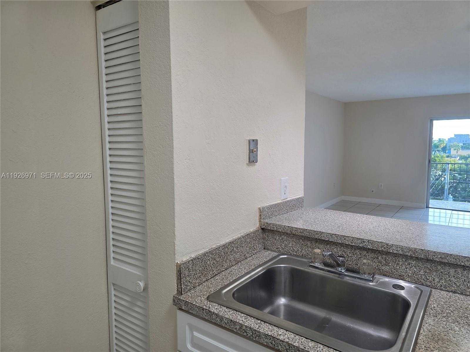 Small Image of 4400 WEST 16TH AVE #630, Hialeah Number 5