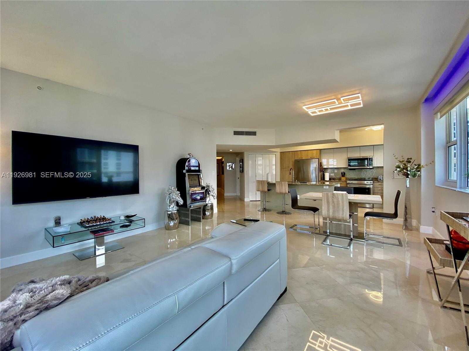 Small Image of 19900 EAST COUNTRY CLUB DR #1220, Aventura Number 5