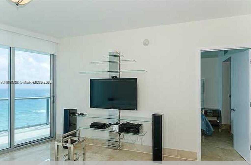 Small Image of 17001 COLLINS AVE #1006, Sunny Isles Beach Number 4
