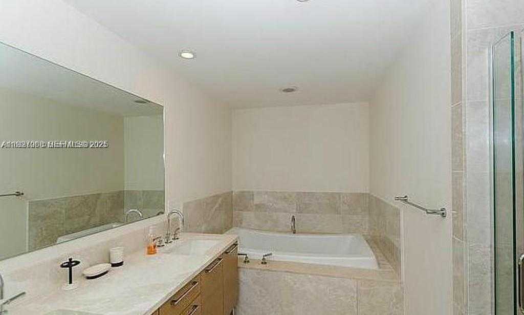 Small Image of 17001 COLLINS AVE #1006, Sunny Isles Beach Number 8