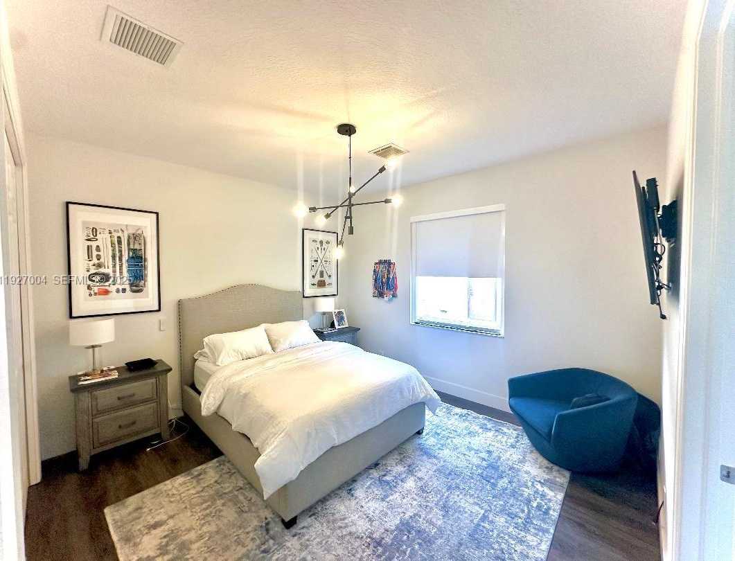 Small Image of 19038 PARK RIDGE ST, Weston Number 15