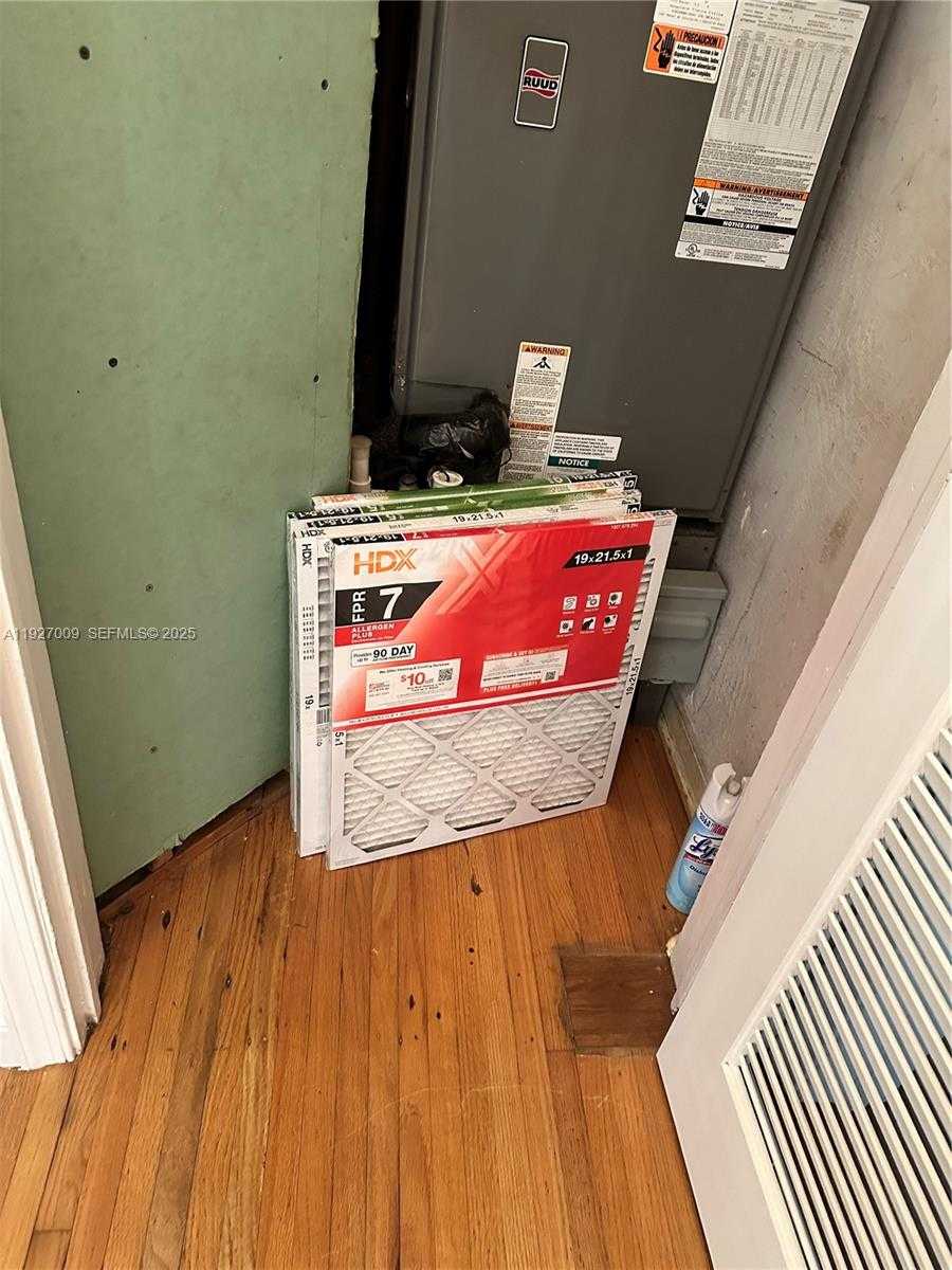 Small Image of 203 NORTH EAST 86TH ST, El Portal Number 11