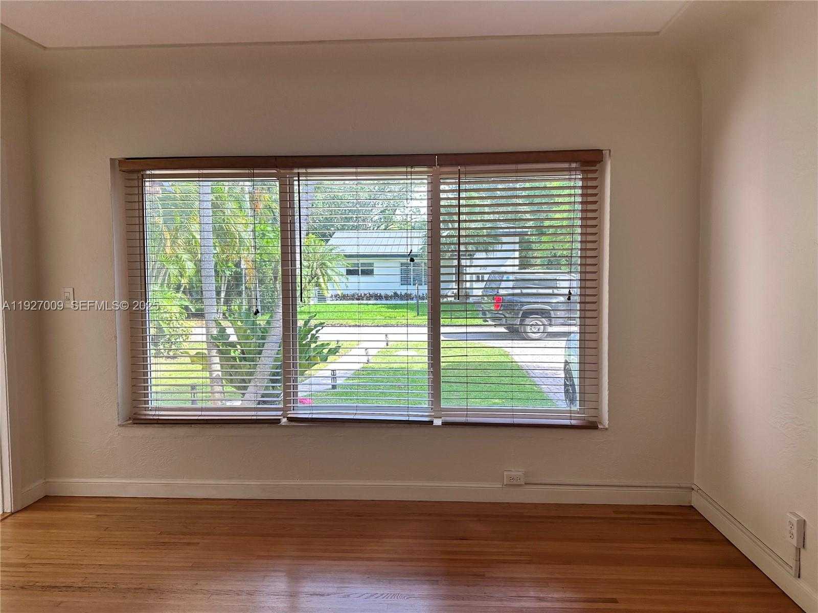 Small Image of 203 NORTH EAST 86TH ST, El Portal Number 3