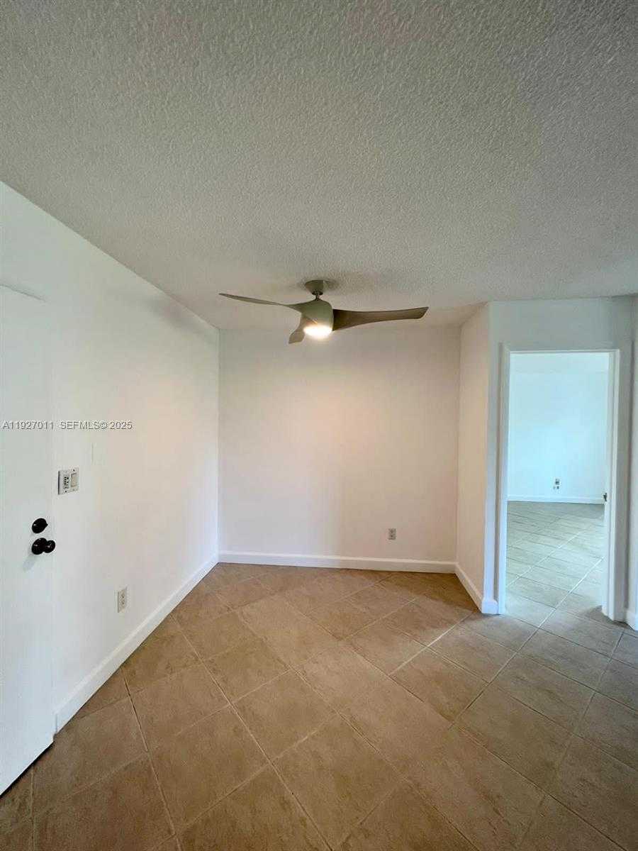 Small Image of 2201 BRICKELL AVE #83, Miami Number 14