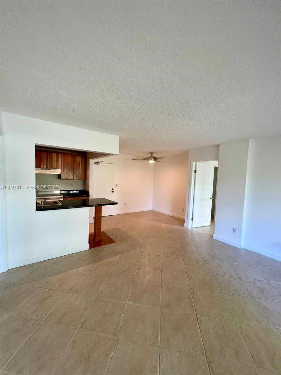 Small Image of 2201 BRICKELL AVE #83, Miami Number 15