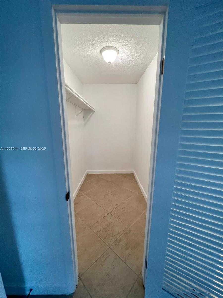 Small Image of 2201 BRICKELL AVE #83, Miami Number 7