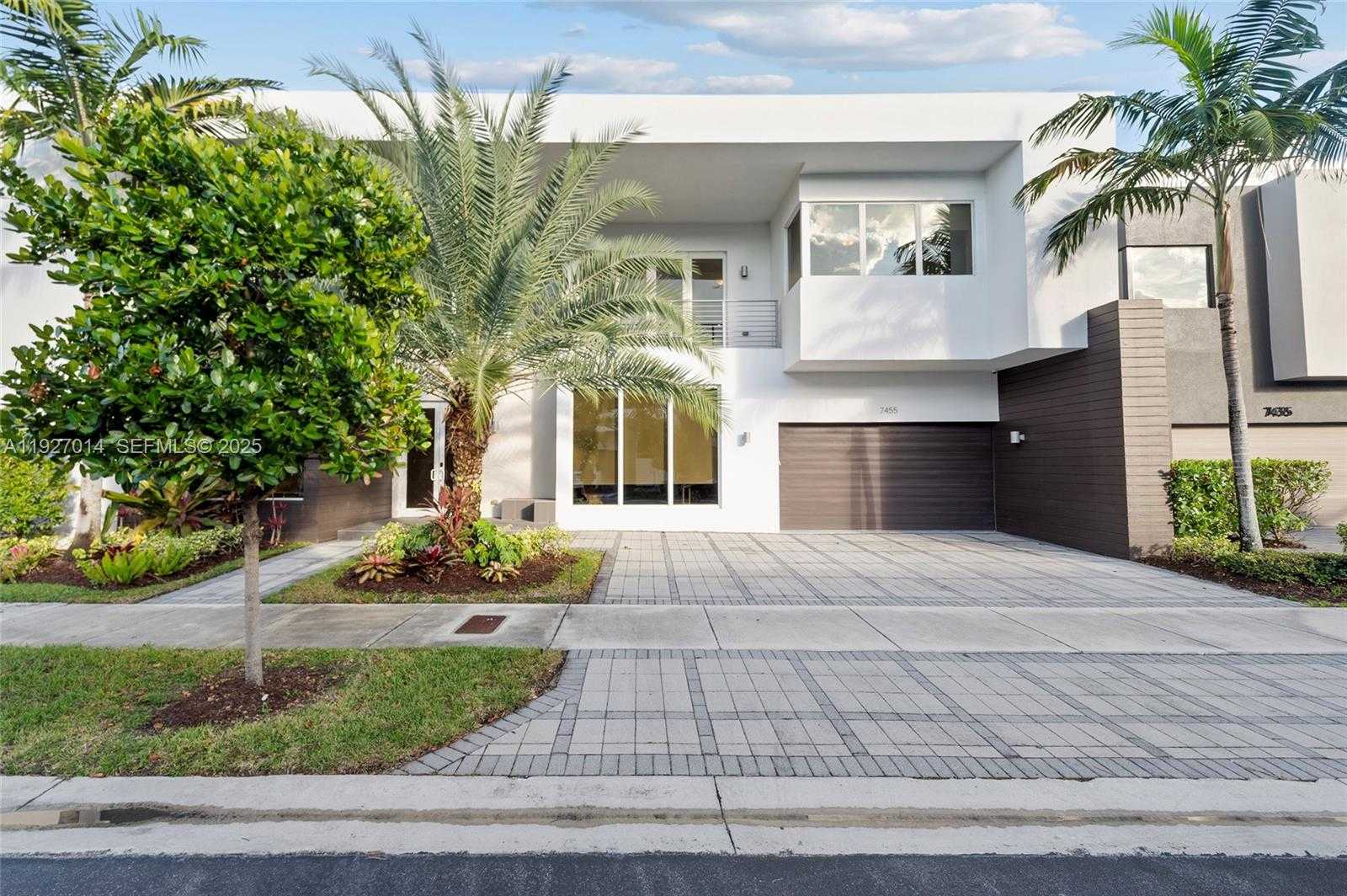 Small Image of 7455 NORTH WEST 103RD PL, Doral Number 1