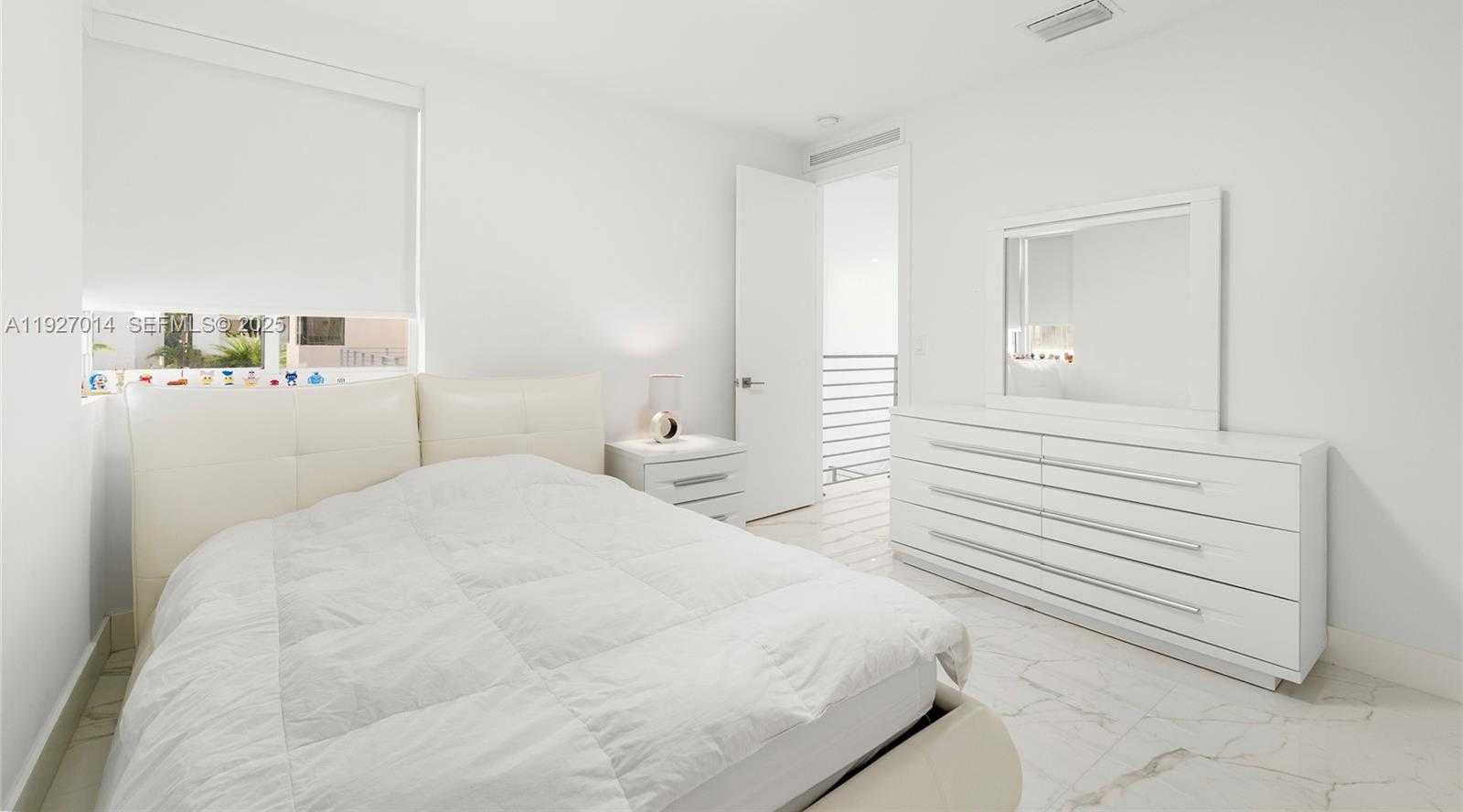 Small Image of 7455 NORTH WEST 103RD PL, Doral Number 12