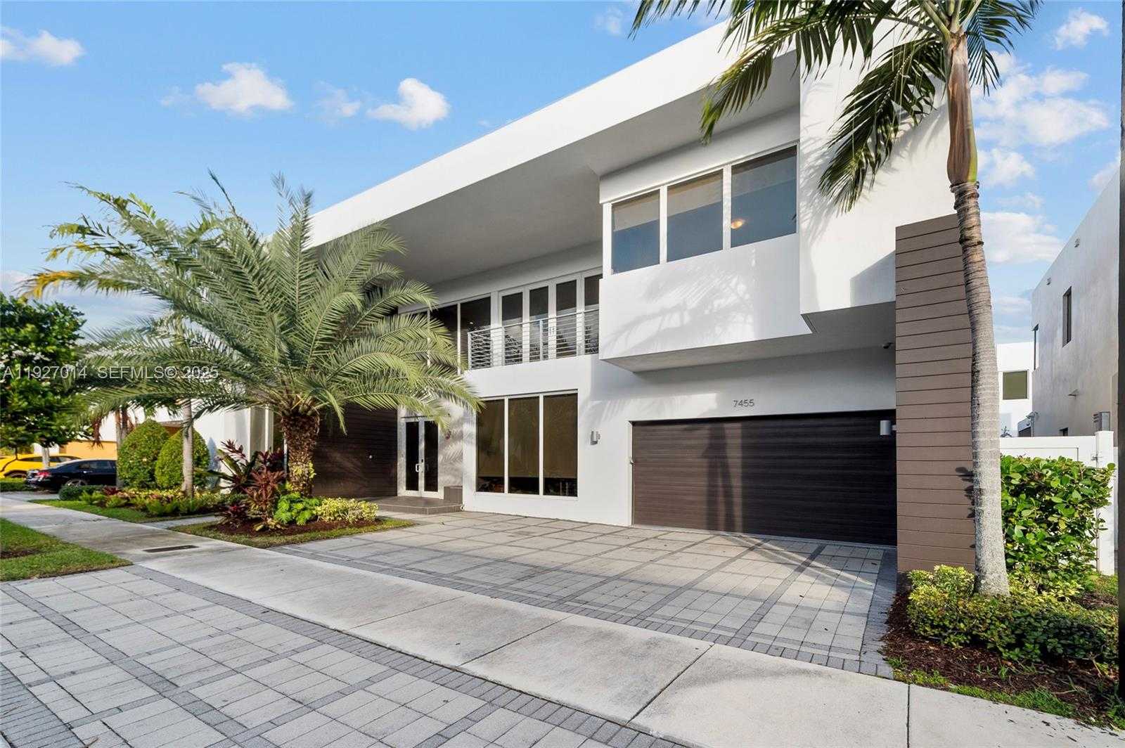 Small Image of 7455 NORTH WEST 103RD PL, Doral Number 2