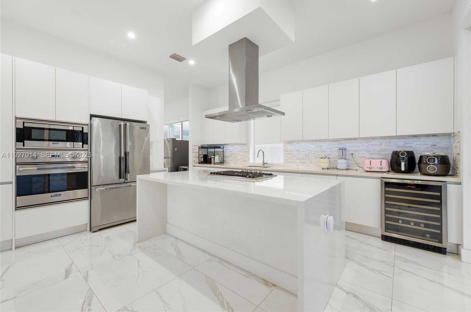 Small Image of 7455 NORTH WEST 103RD PL, Doral Number 3