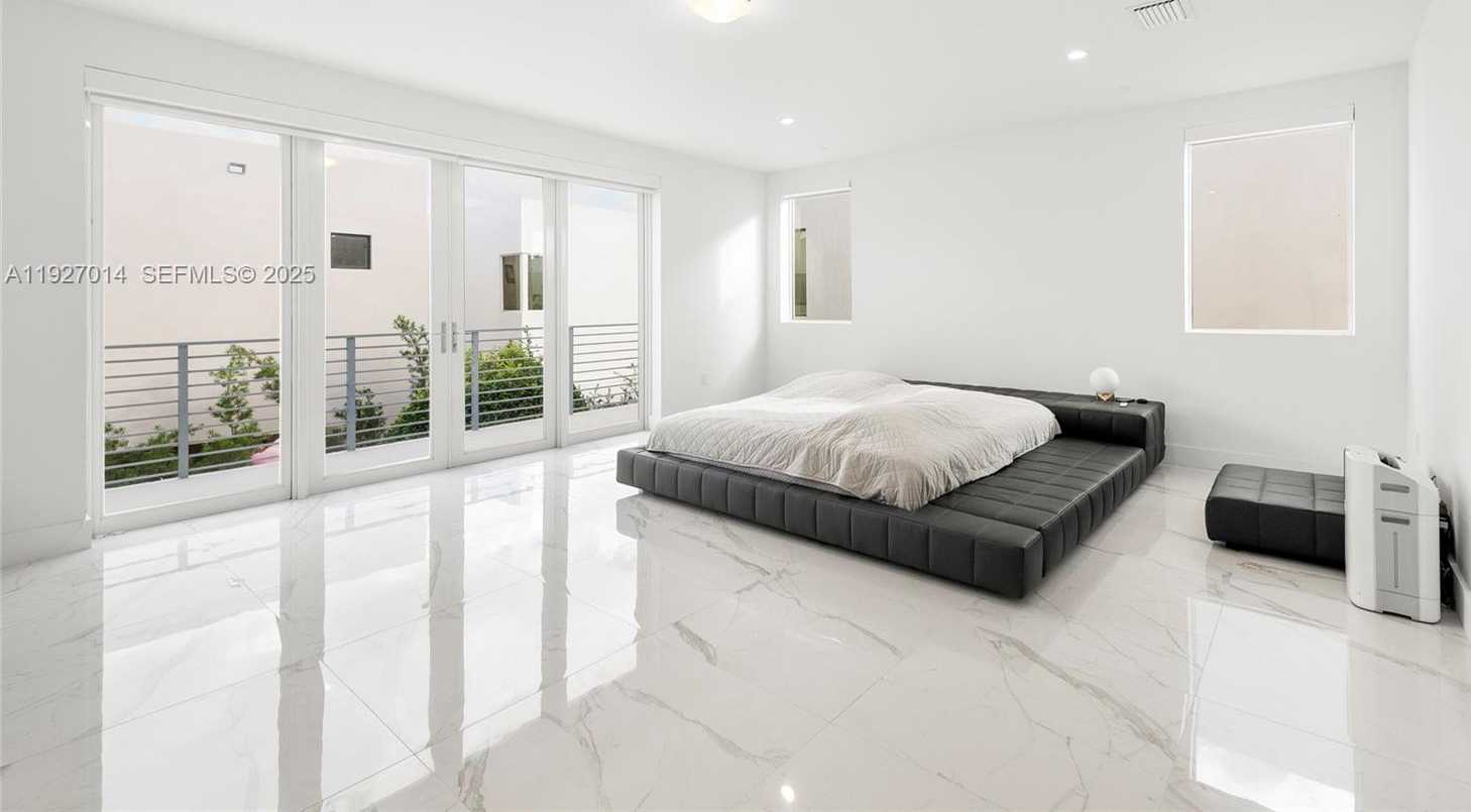 Small Image of 7455 NORTH WEST 103RD PL, Doral Number 30