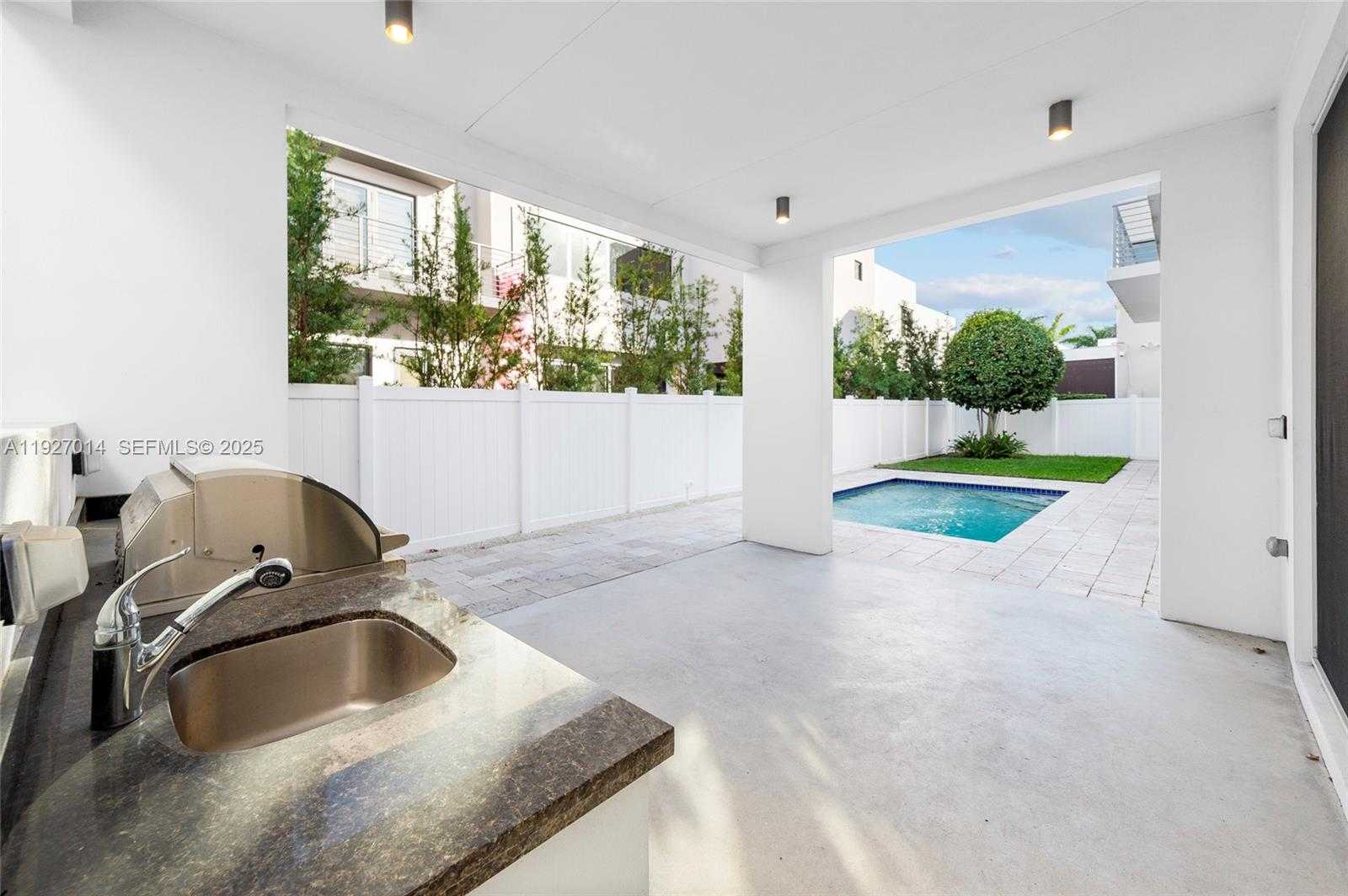 Small Image of 7455 NORTH WEST 103RD PL, Doral Number 33