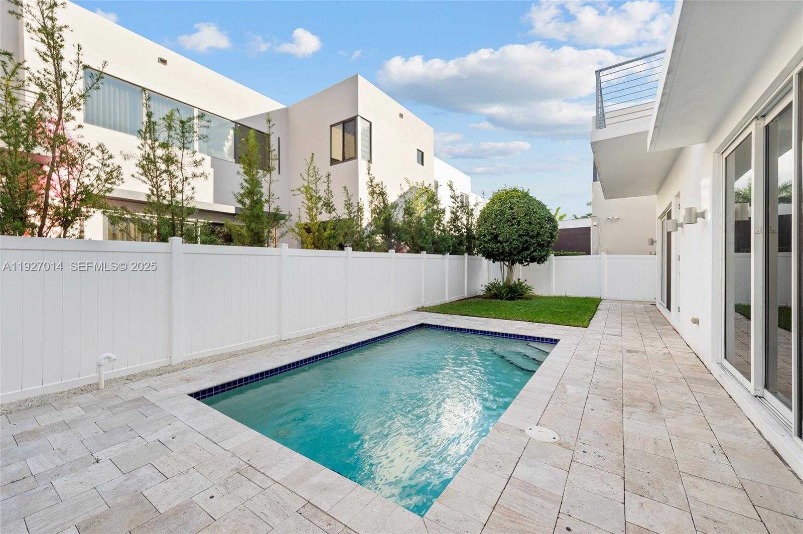 Small Image of 7455 NORTH WEST 103RD PL, Doral Number 34