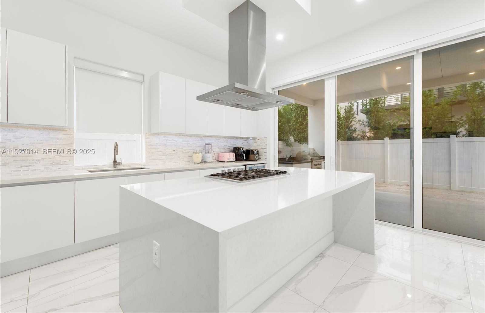 Small Image of 7455 NORTH WEST 103RD PL, Doral Number 5