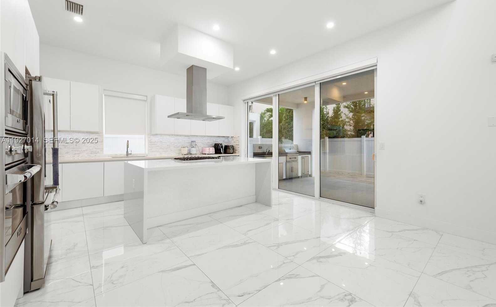 Small Image of 7455 NORTH WEST 103RD PL, Doral Number 9