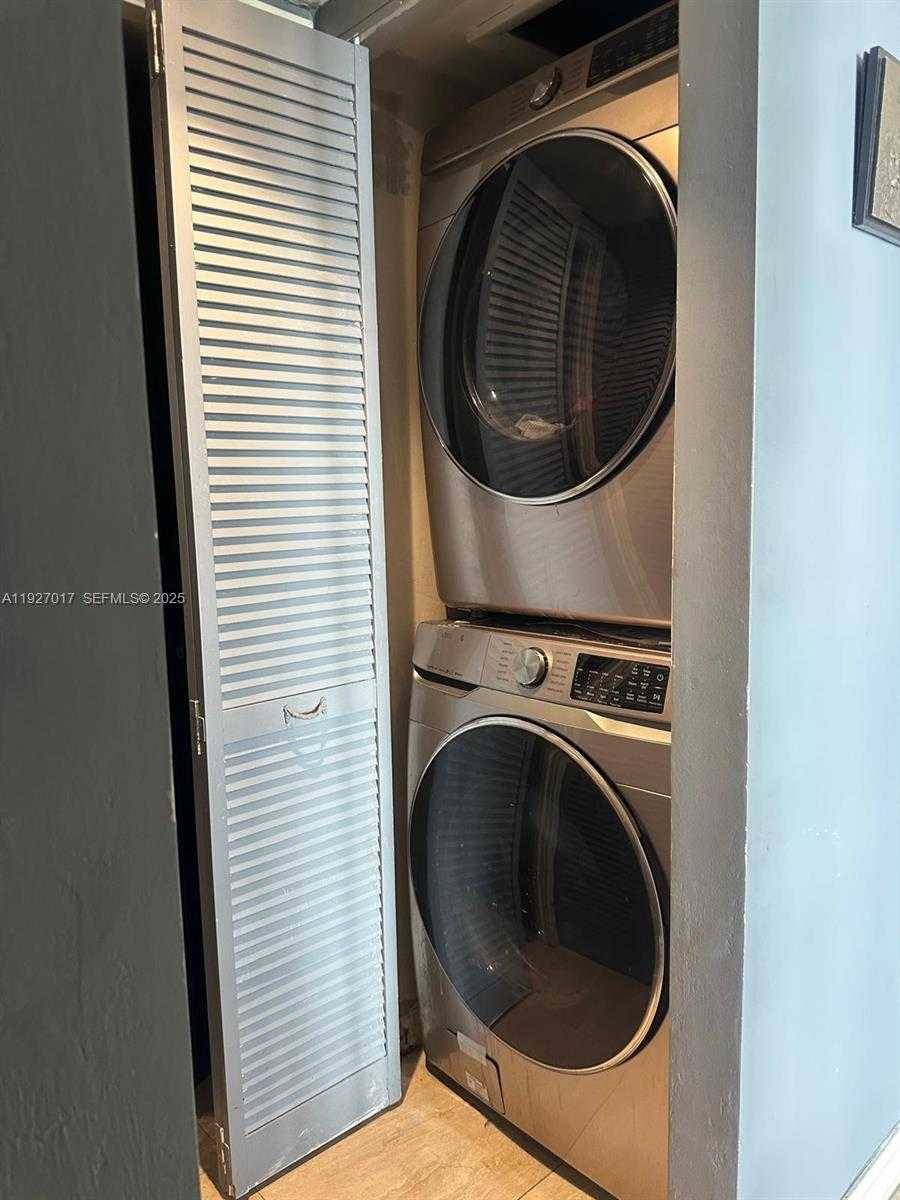 Small Image of 600 NORTH EAST 36TH ST #701, Miami Number 14