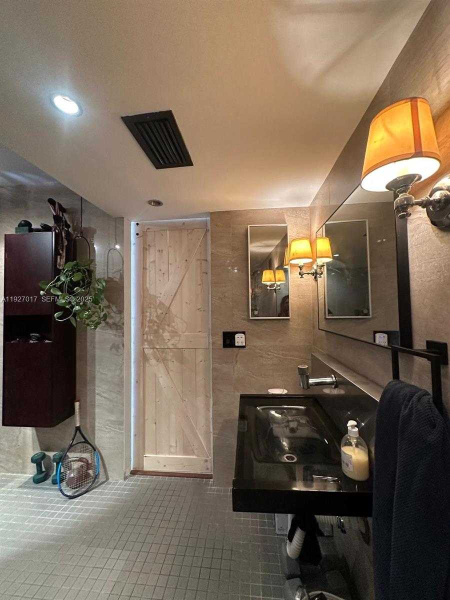 Small Image of 600 NORTH EAST 36TH ST #701, Miami Number 17