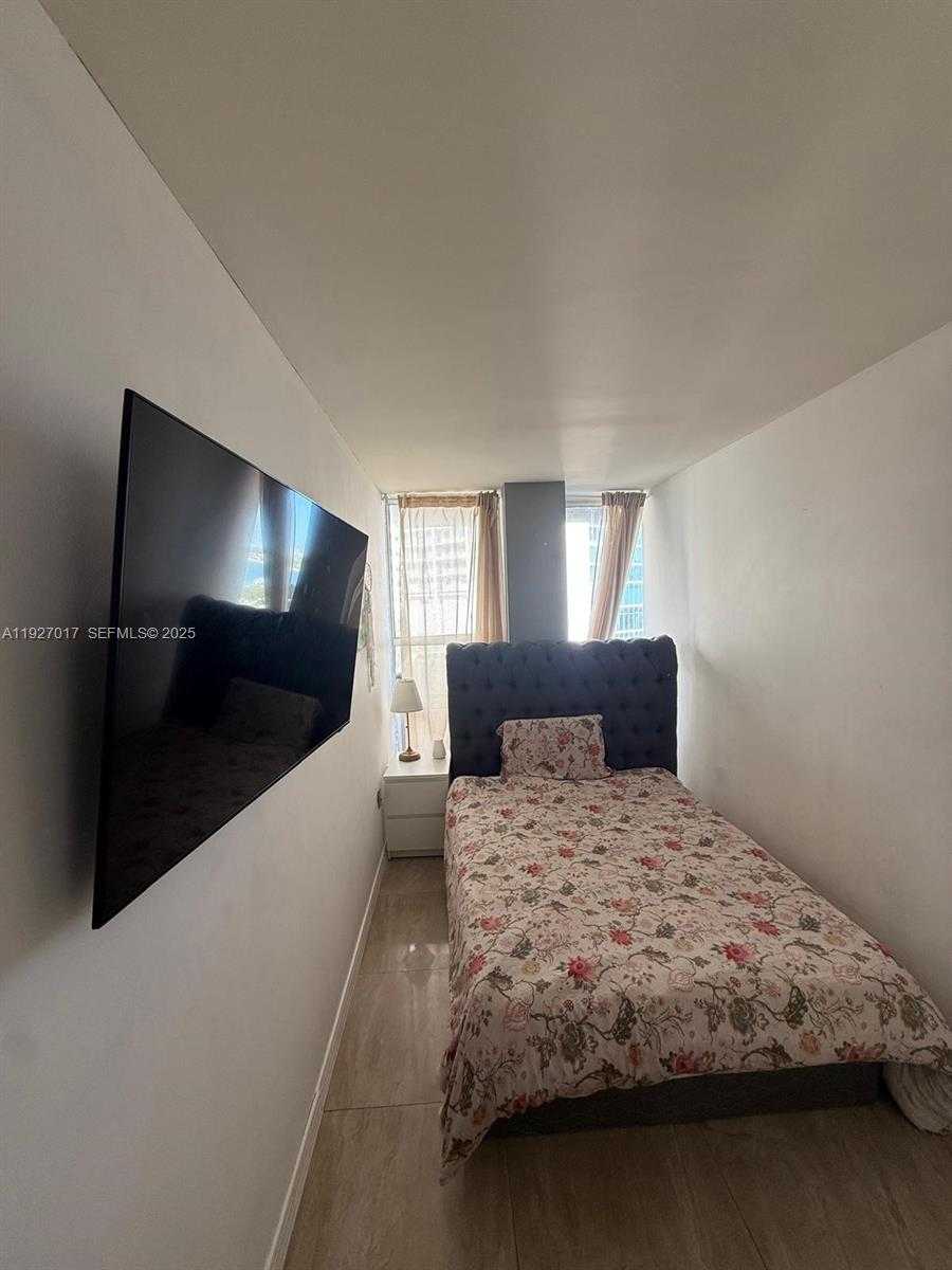 Small Image of 600 NORTH EAST 36TH ST #701, Miami Number 3