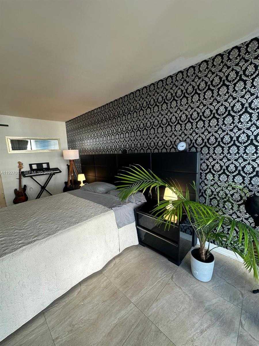 Small Image of 600 NORTH EAST 36TH ST #701, Miami Number 5