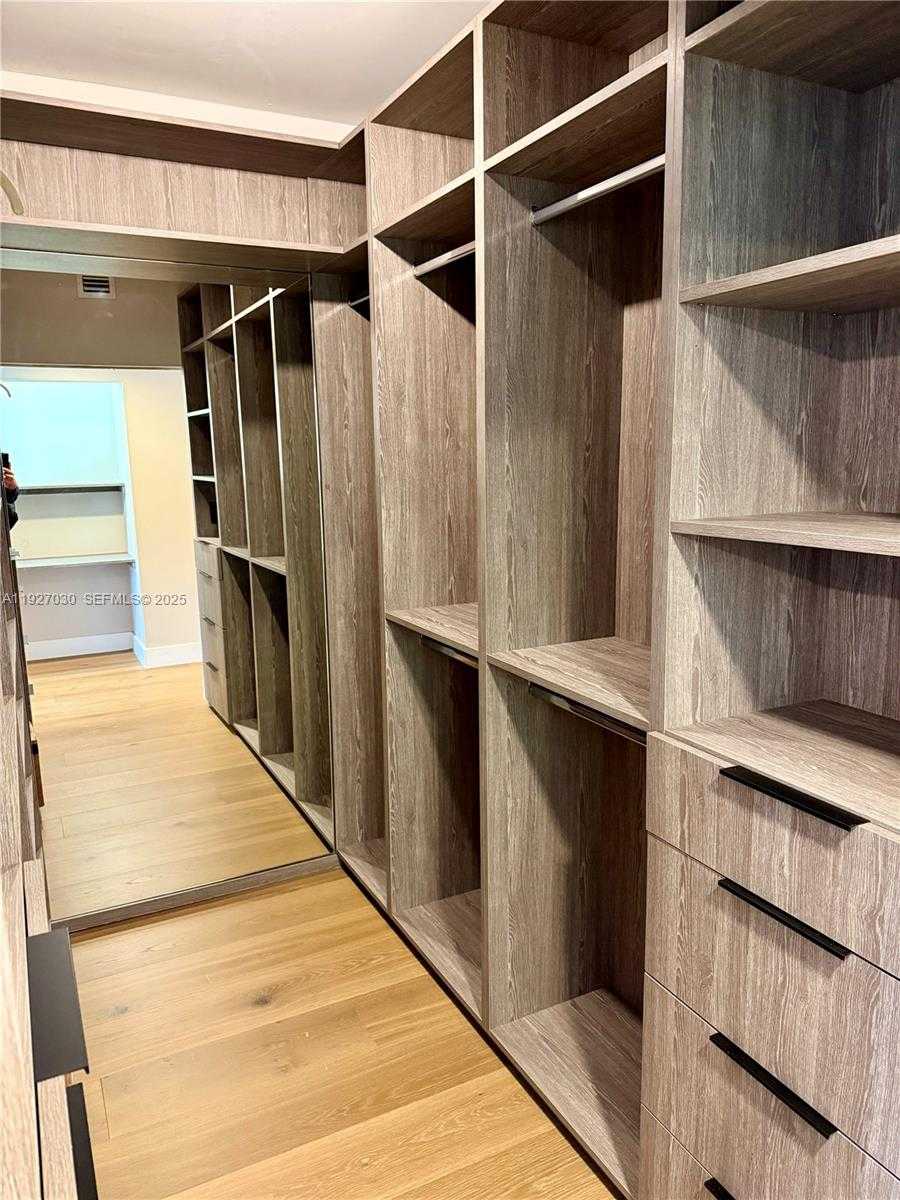 Small Image of 2800 ISLAND BLVD #706, Aventura Number 10