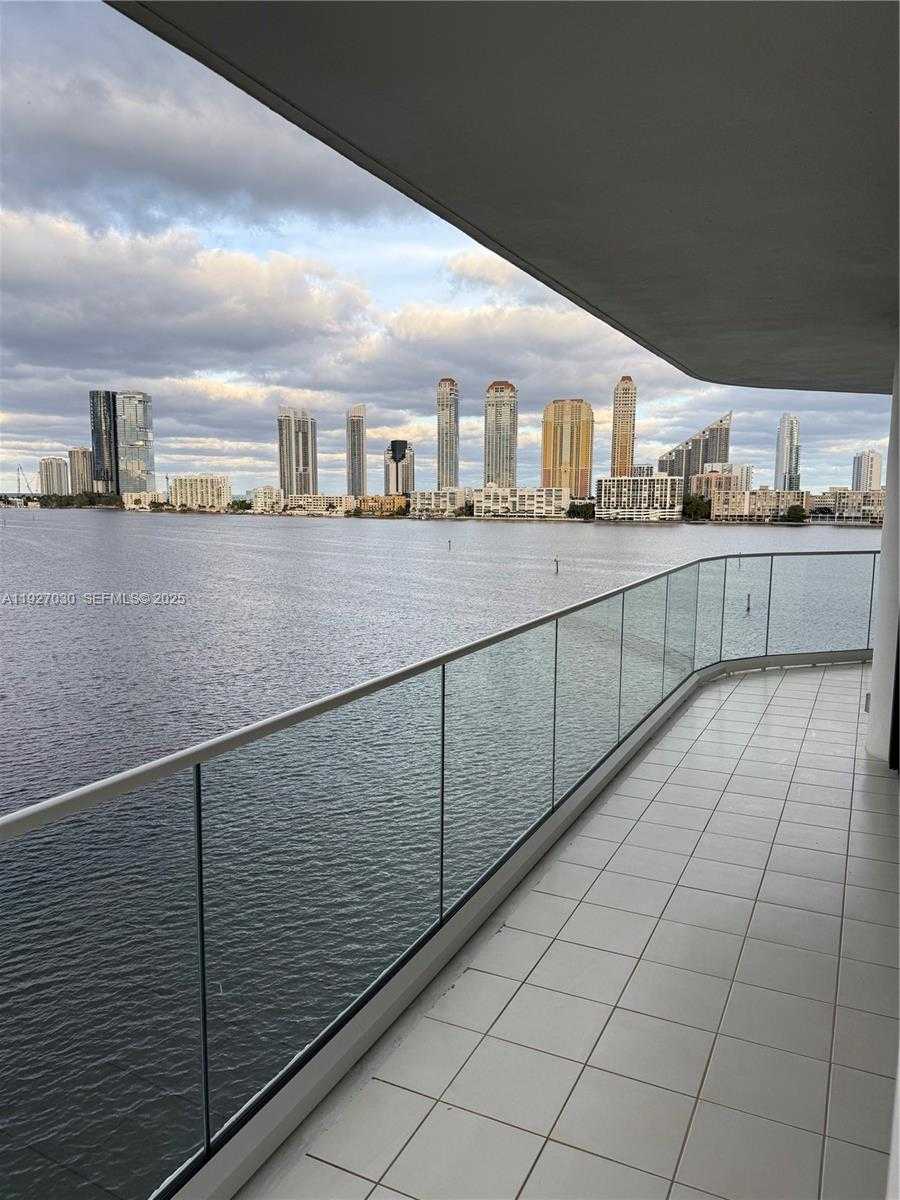 Small Image of 2800 ISLAND BLVD #706, Aventura Number 11