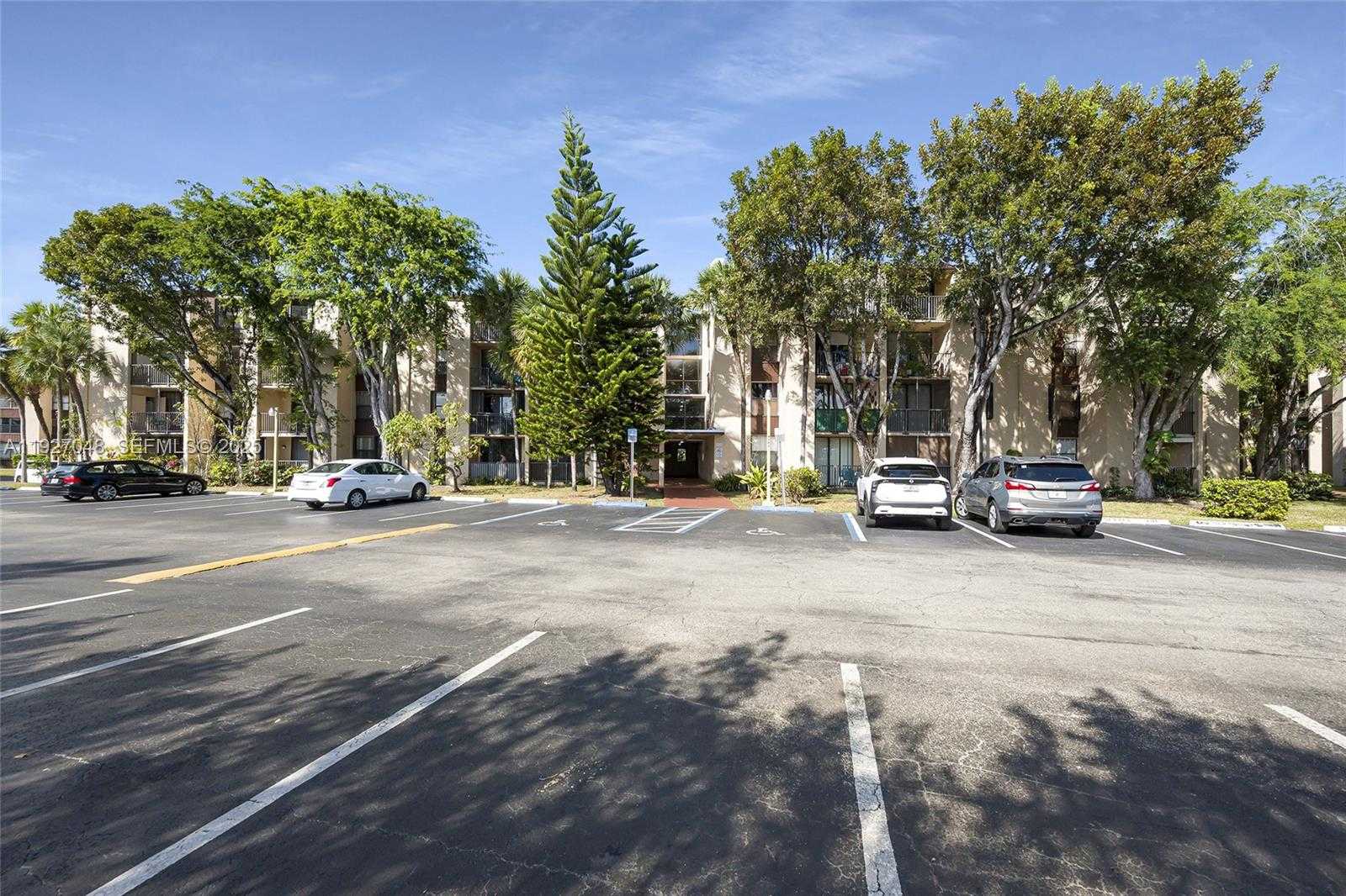 Small Image of 14421 NORTH KENDALL DR #101M, Miami Number 2