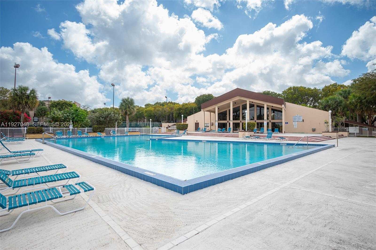 Small Image of 14421 NORTH KENDALL DR #101M, Miami Number 21