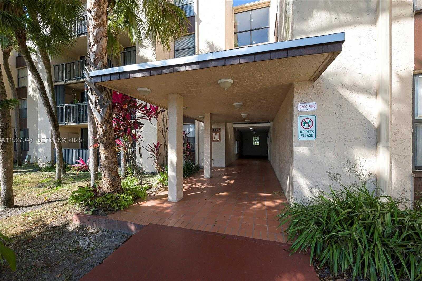 Small Image of 14421 NORTH KENDALL DR #101M, Miami Number 3