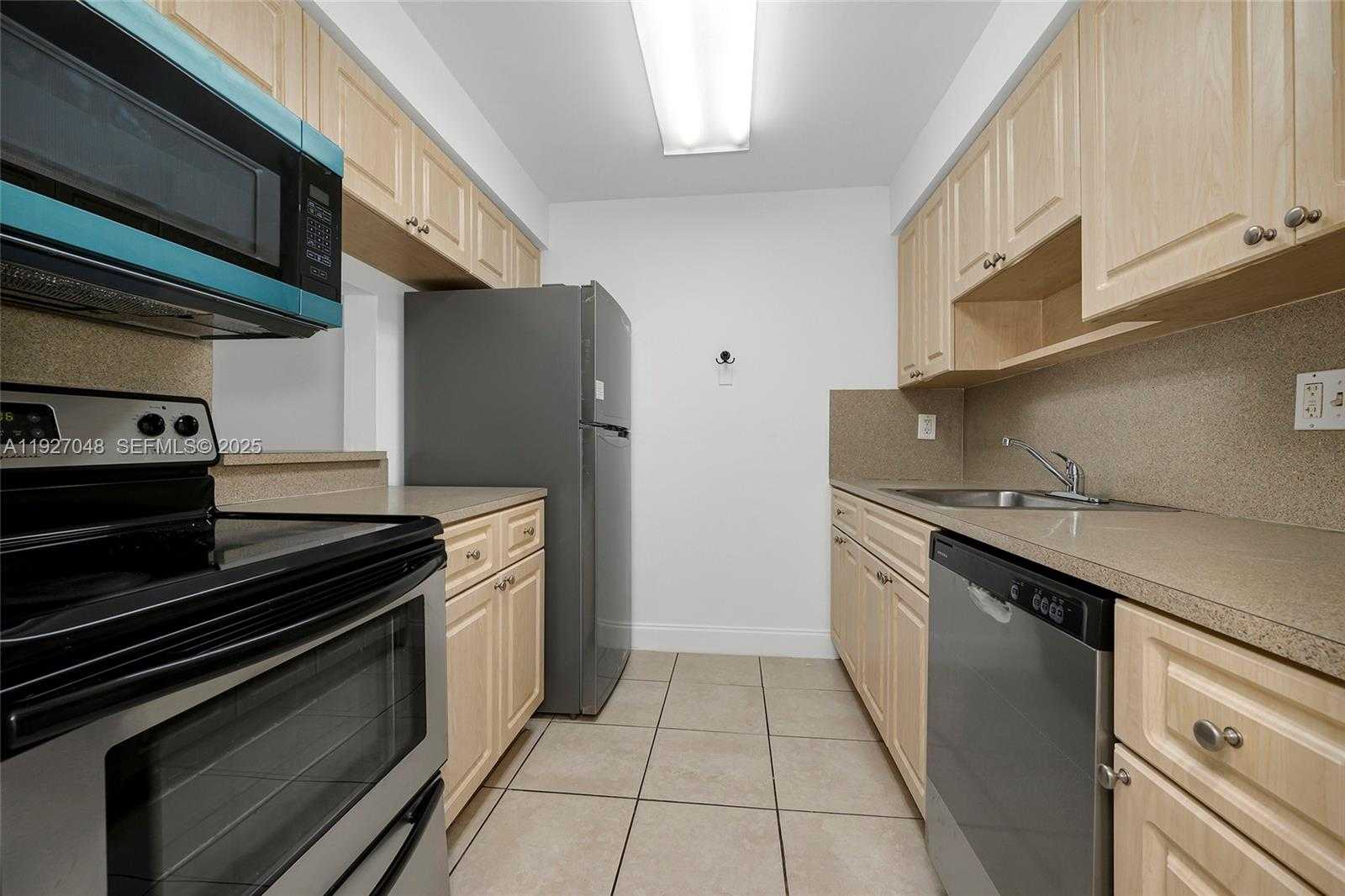 Small Image of 14421 NORTH KENDALL DR #101M, Miami Number 4