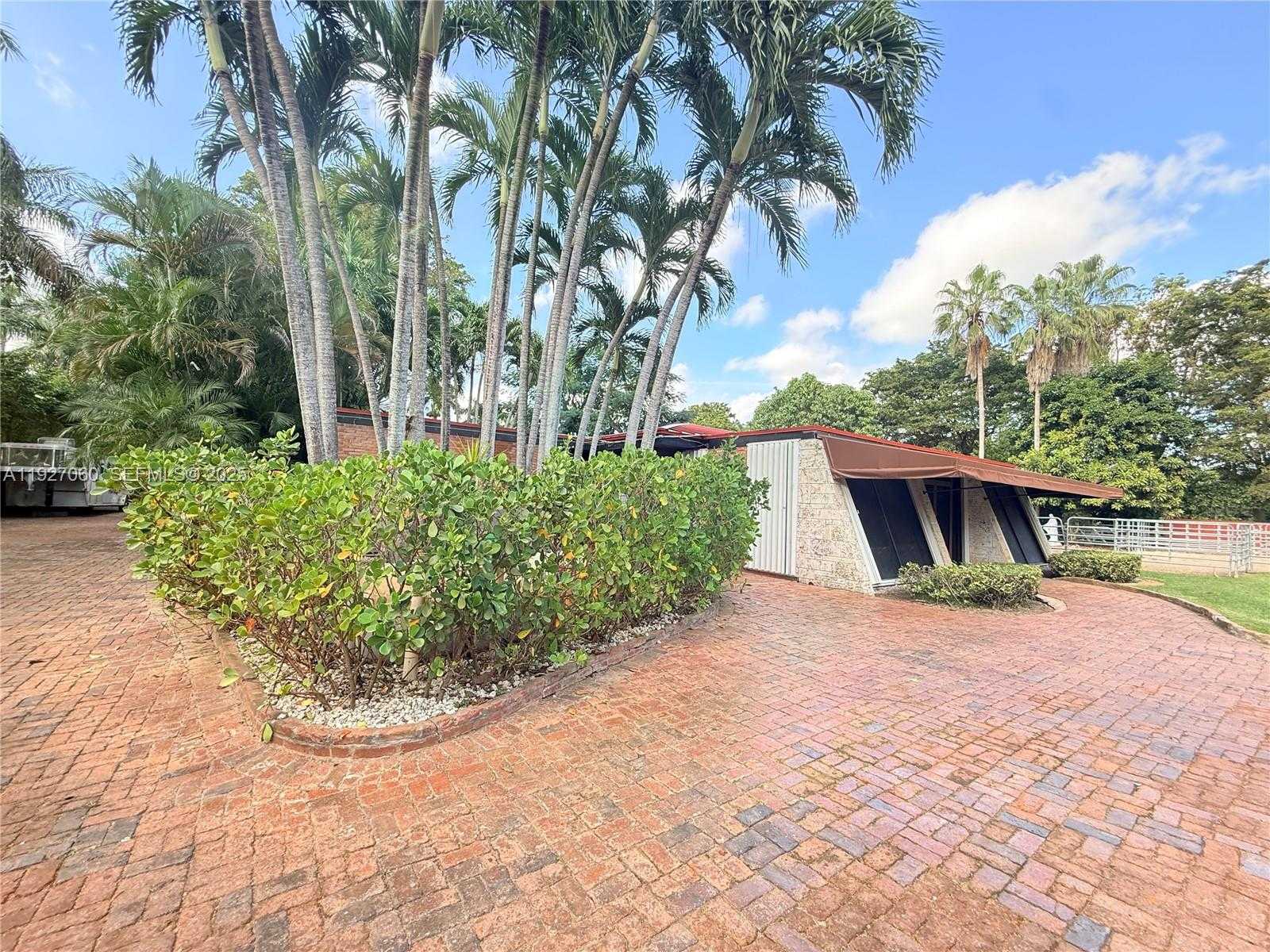 Small Image of 5877 SOUTH WEST 123RD AVE #Main, Miami Number 18