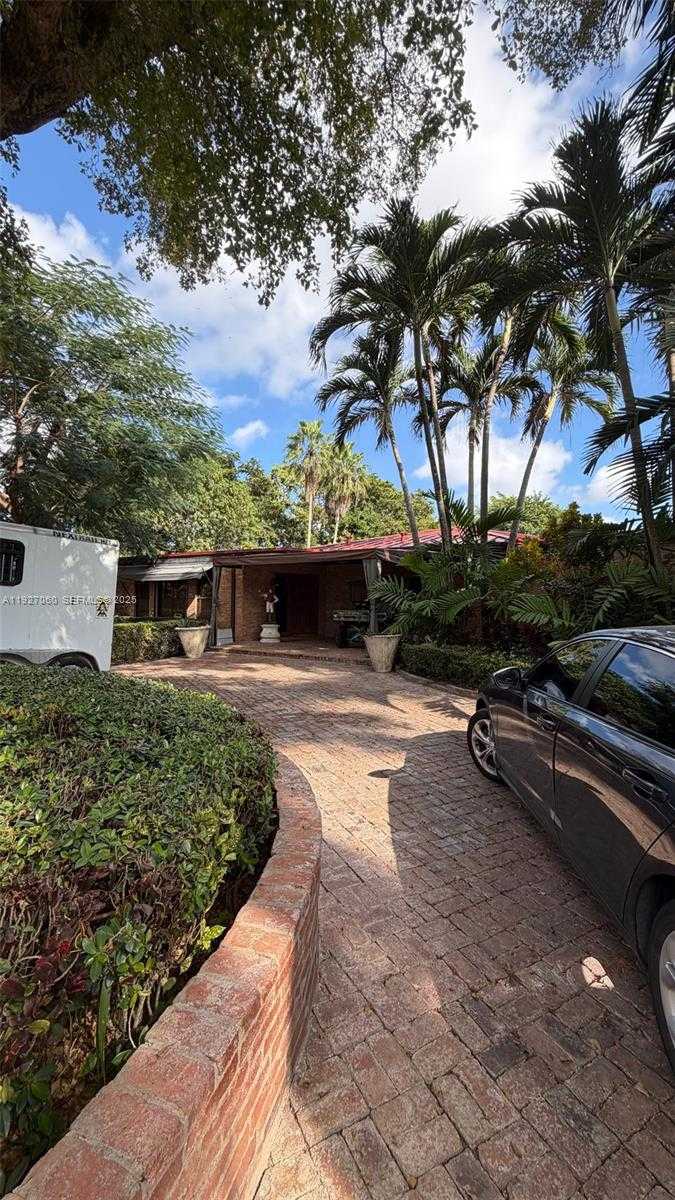 Small Image of 5877 SOUTH WEST 123RD AVE #Main, Miami Number 2