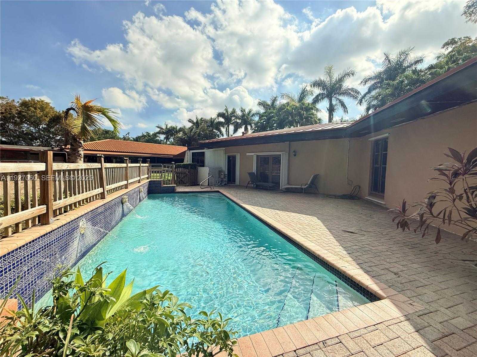 Small Image of 5877 SOUTH WEST 123RD AVE #Main, Miami Number 21