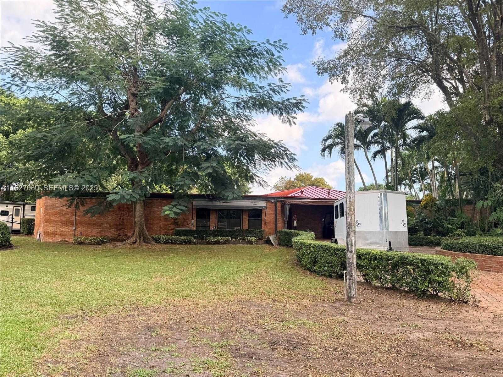 Small Image of 5877 SOUTH WEST 123RD AVE #Main, Miami Number 30