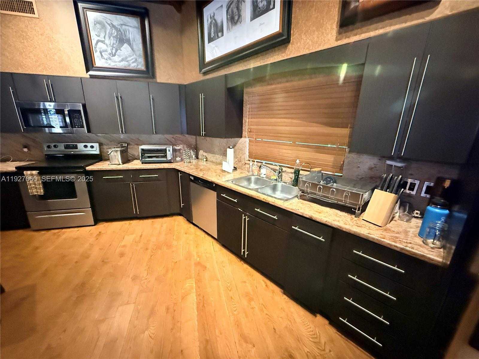 Small Image of 5877 SOUTH WEST 123RD AVE #Main, Miami Number 8