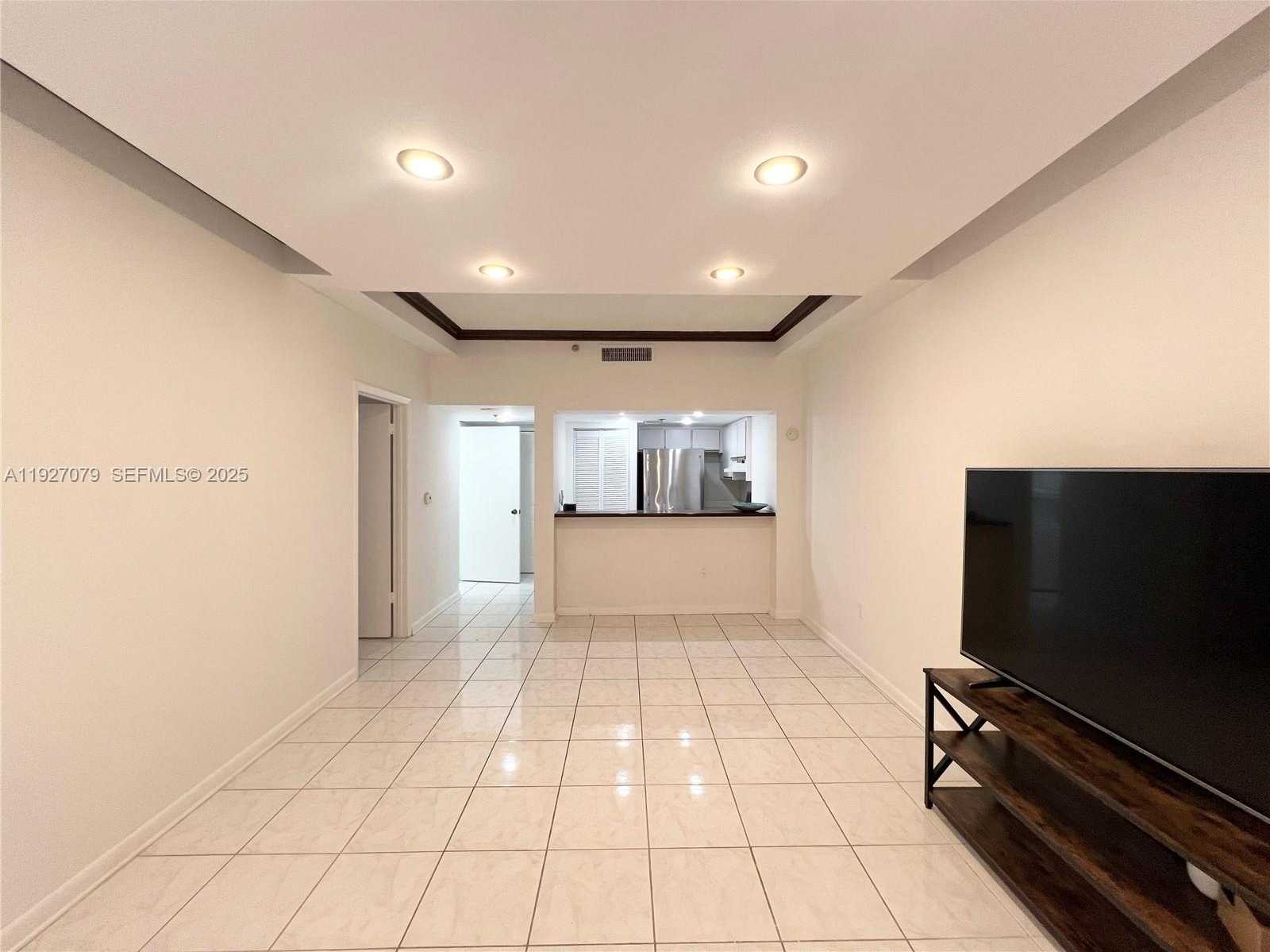 Small Image of 540 BRICKELL KEY DR #214, Miami Number 1