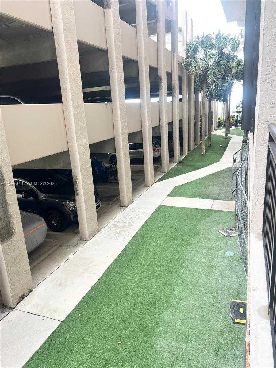 Small Image of 540 BRICKELL KEY DR #214, Miami Number 16