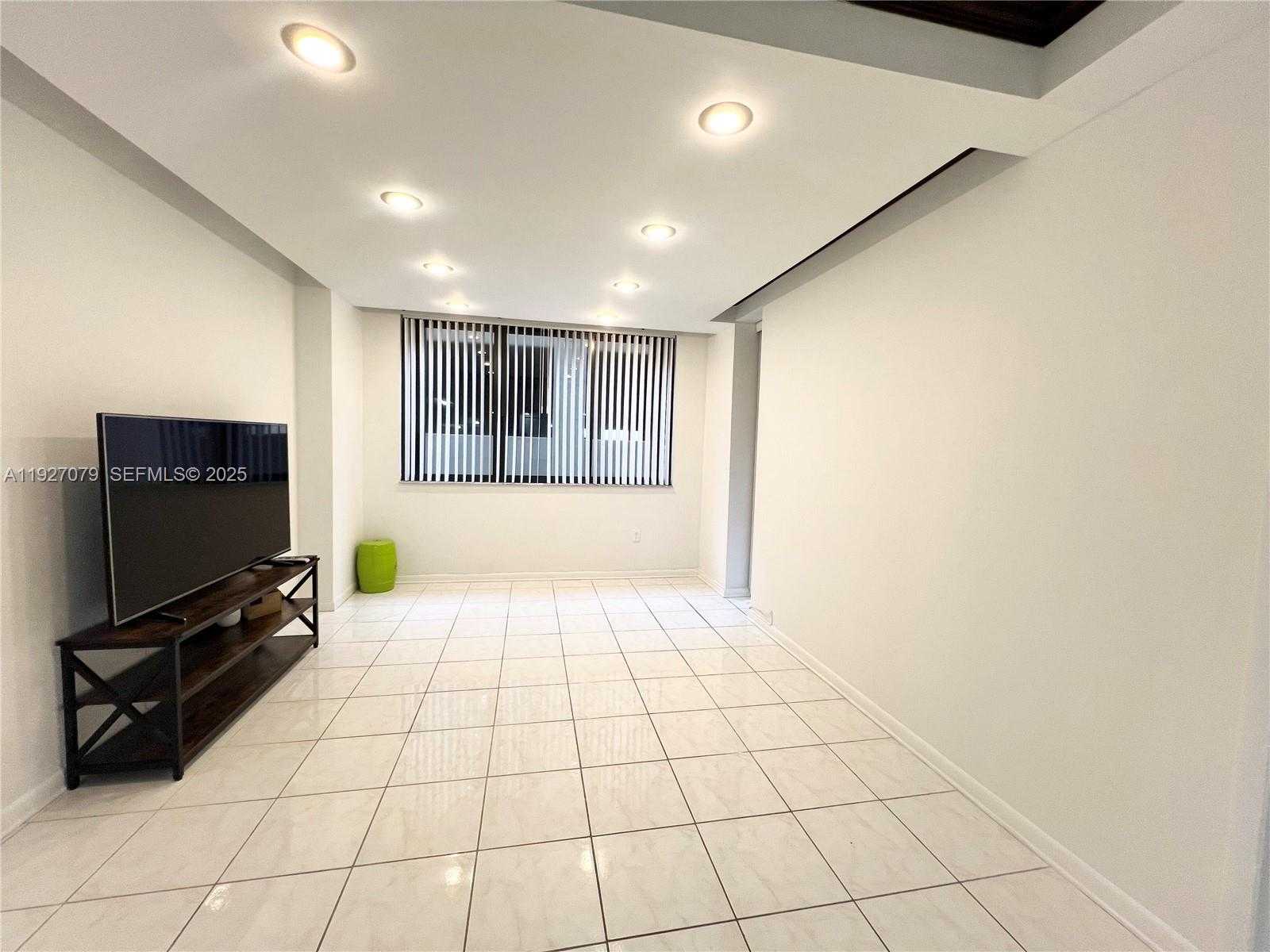 Small Image of 540 BRICKELL KEY DR #214, Miami Number 19