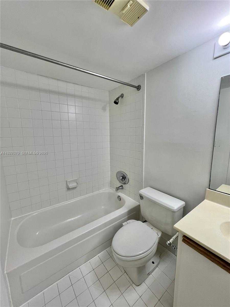 Small Image of 540 BRICKELL KEY DR #214, Miami Number 23