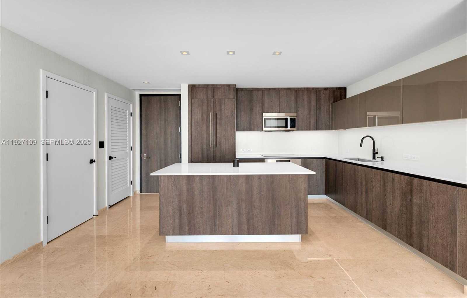 Small Image of 88 SOUTH WEST 7TH ST #3907, Miami Number 1