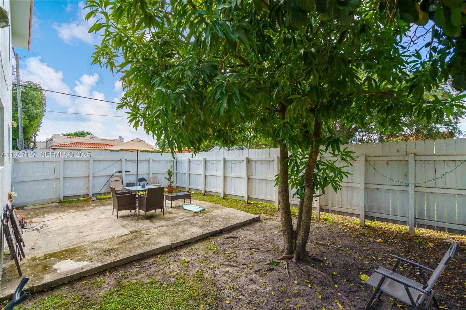 Imagen de Pequeño Objeto