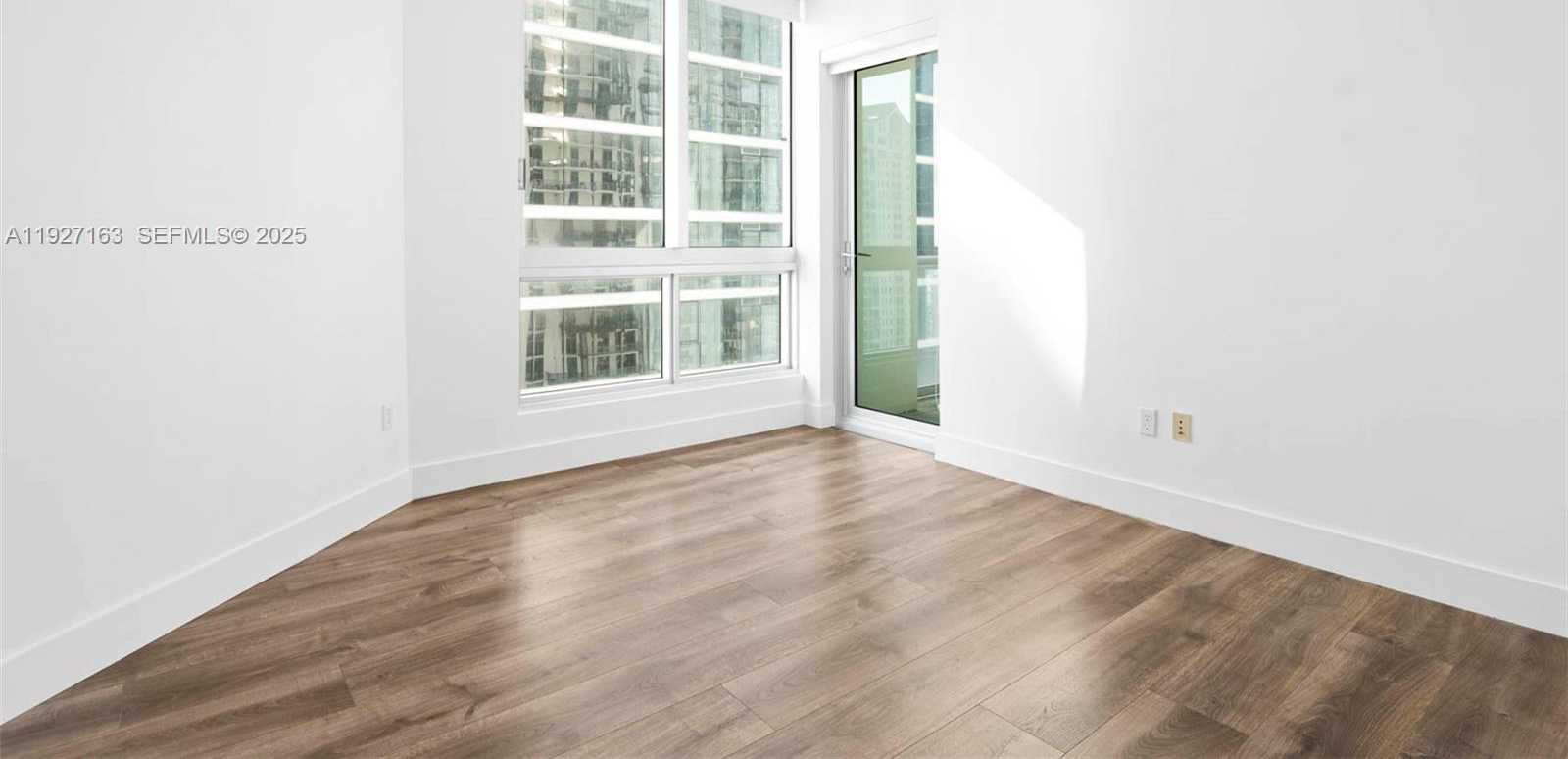 Small Image of 300 SOUTH BISCAYNE BLVD #T-2802, Miami Number 16