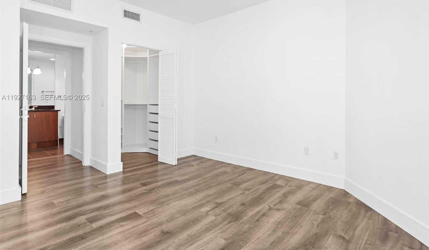 Small Image of 300 SOUTH BISCAYNE BLVD #T-2802, Miami Number 17