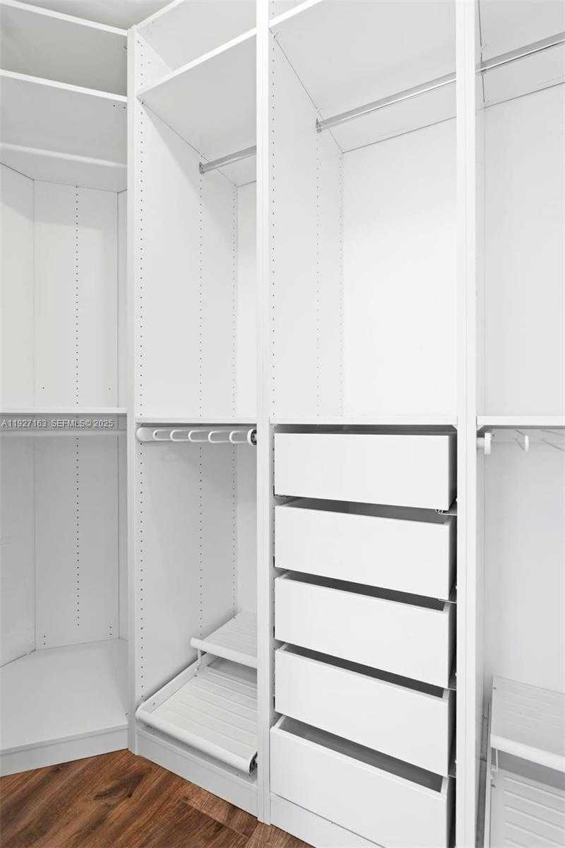 Small Image of 300 SOUTH BISCAYNE BLVD #T-2802, Miami Number 18