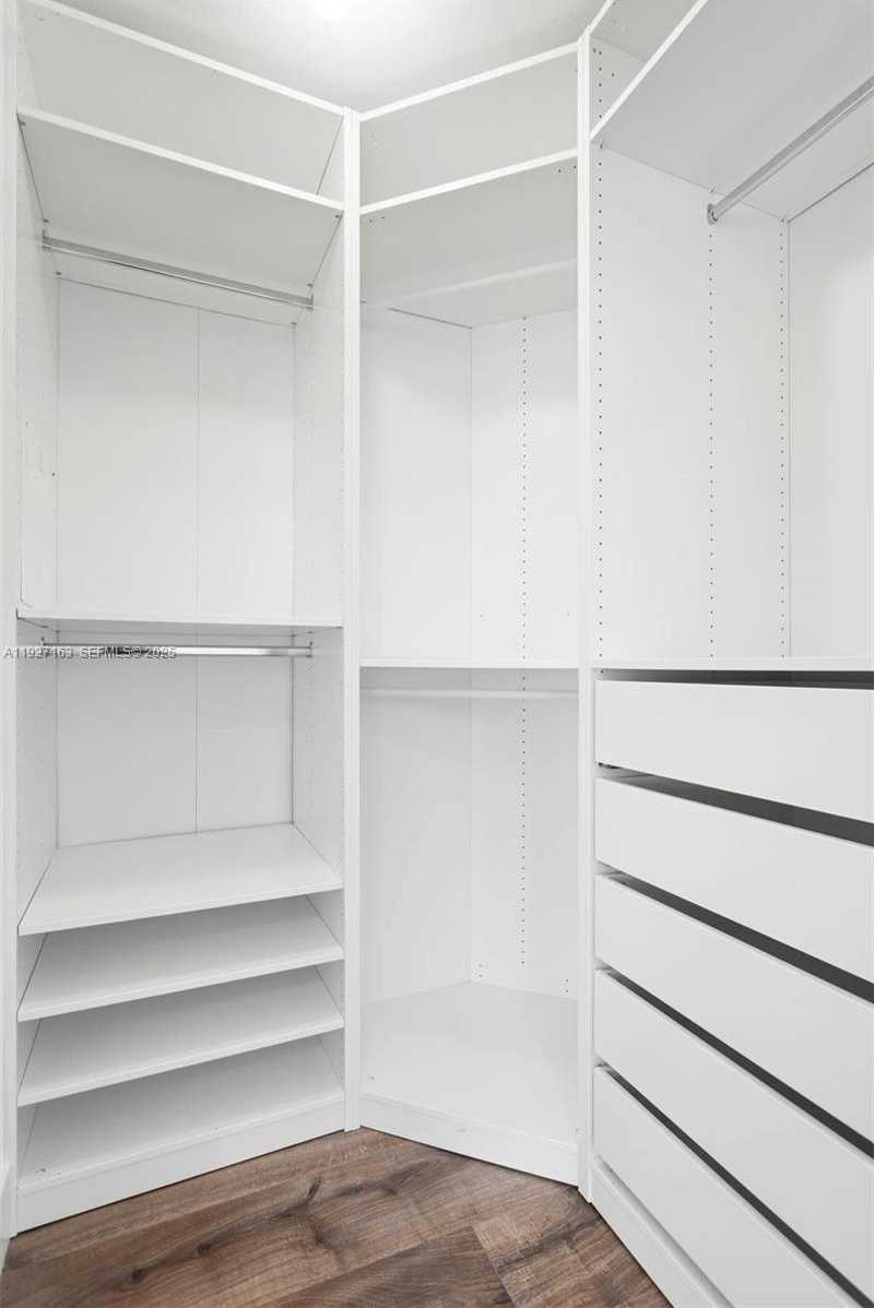 Small Image of 300 SOUTH BISCAYNE BLVD #T-2802, Miami Number 19