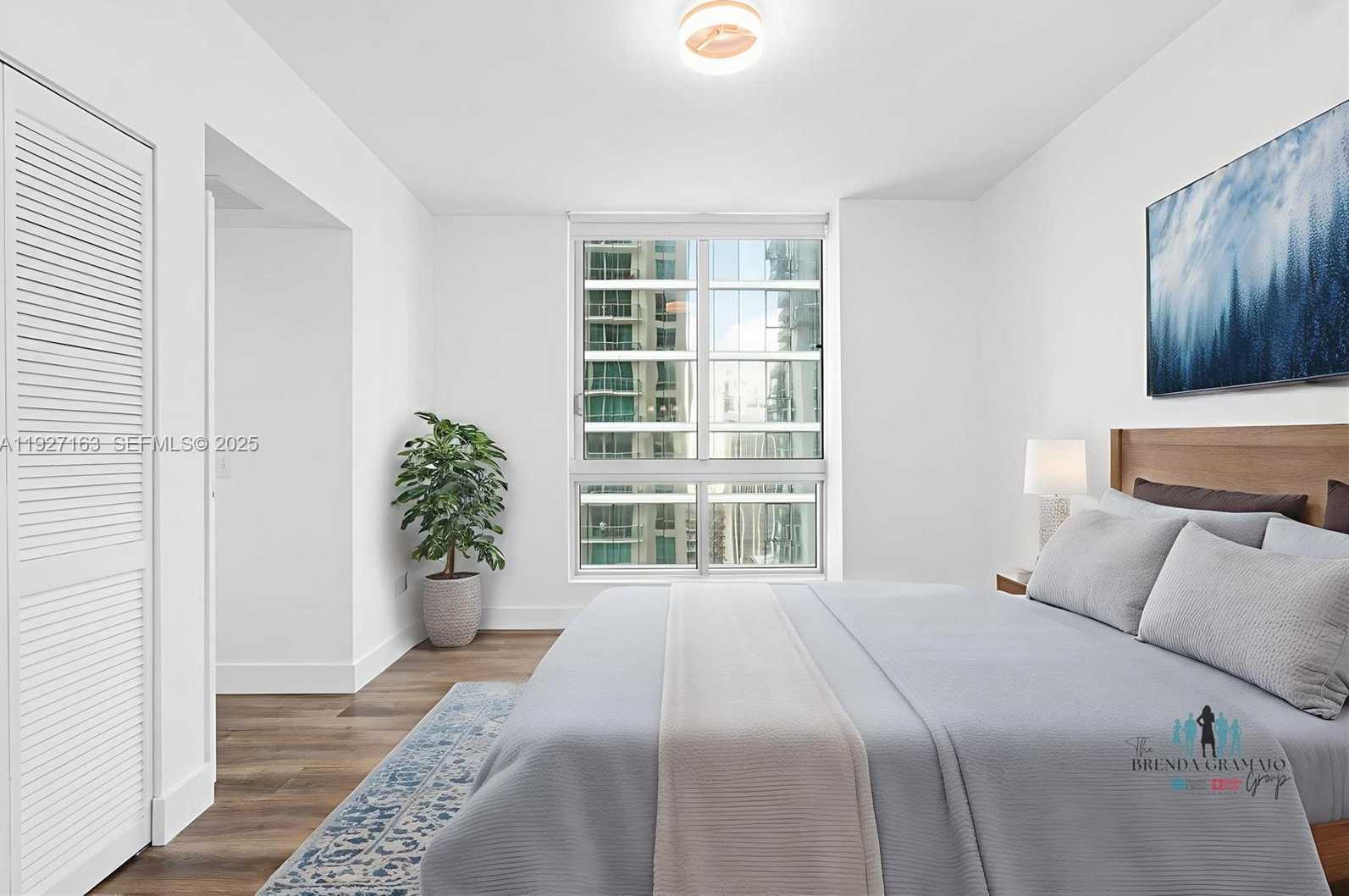 Small Image of 300 SOUTH BISCAYNE BLVD #T-2802, Miami Number 21