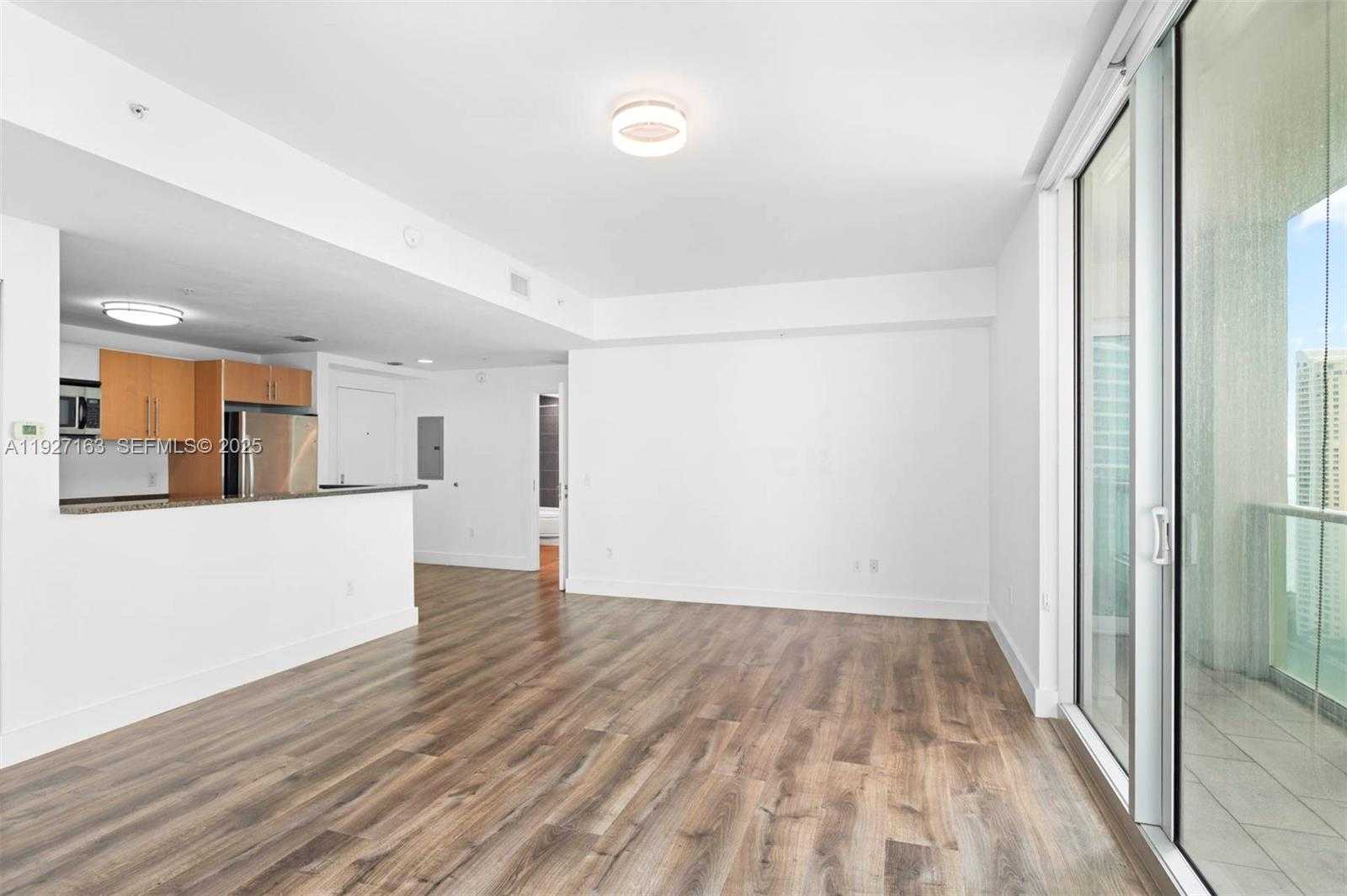 Small Image of 300 SOUTH BISCAYNE BLVD #T-2802, Miami Number 3