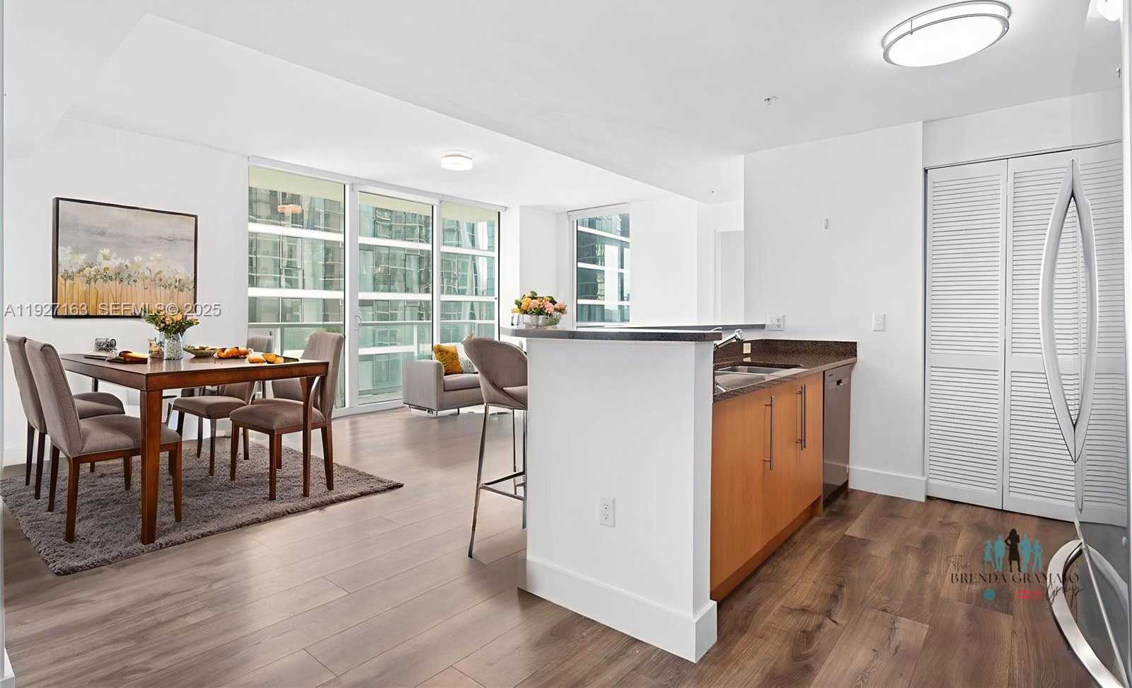 Small Image of 300 SOUTH BISCAYNE BLVD #T-2802, Miami Number 6